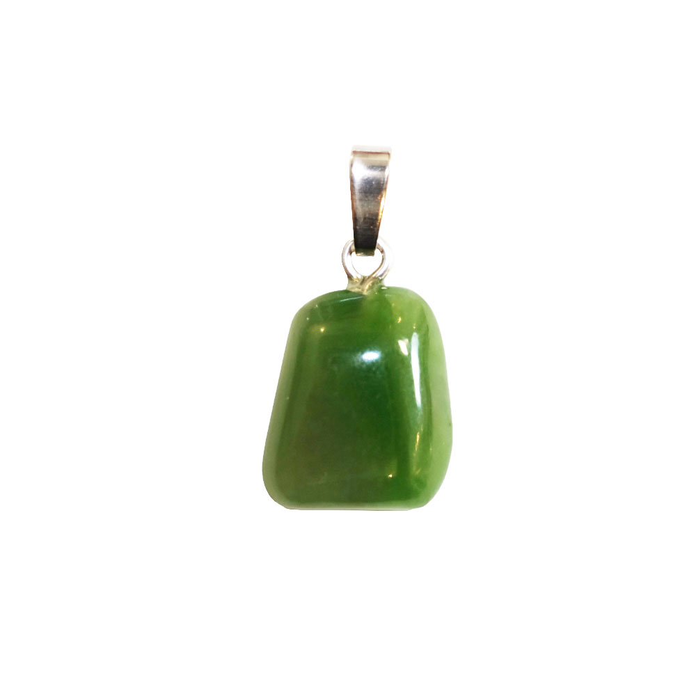 Néphrite : Vertus, Bienfaits, Propriétés et Signification en Lithothérapie pendentif nephrite pierre roulee 01